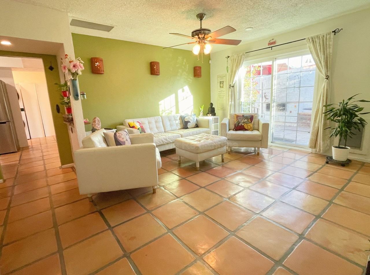 2107 E Monte Vista Rd - Photo 4 of 24