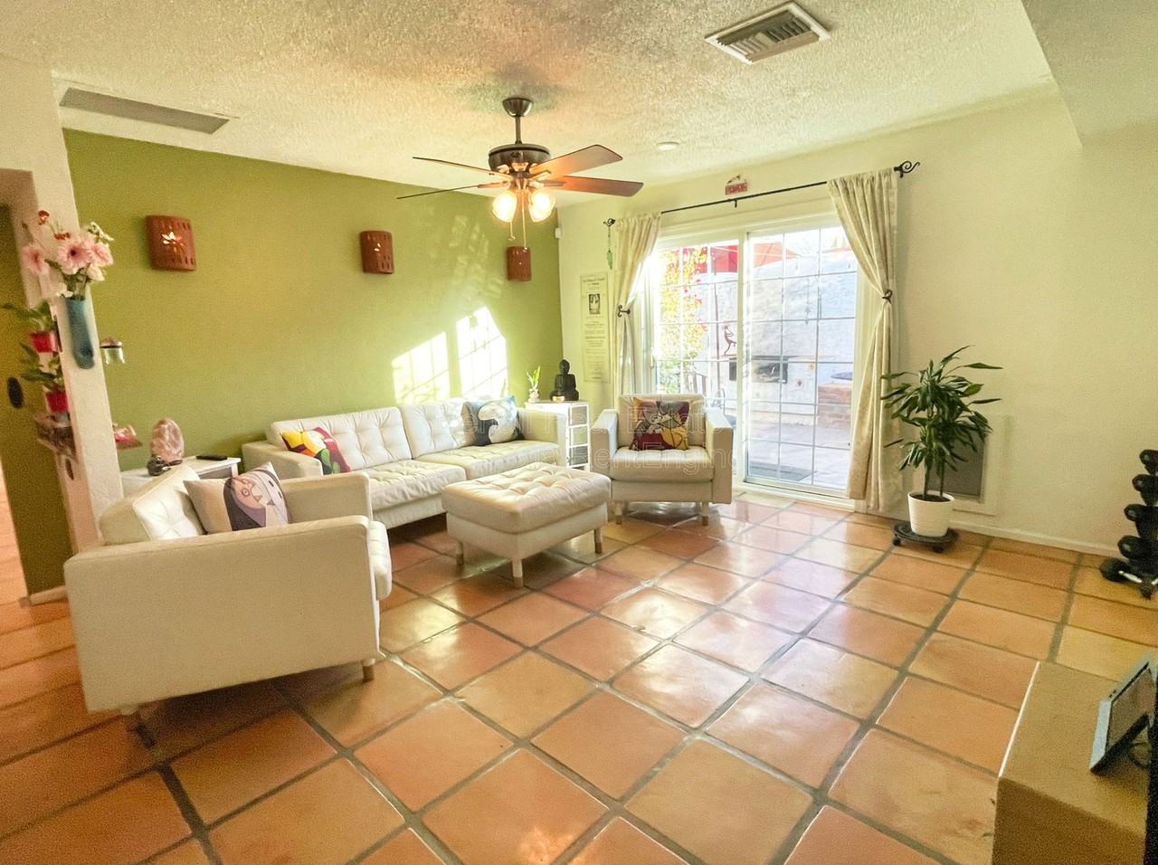 2107 E Monte Vista Rd - Photo 5 of 24