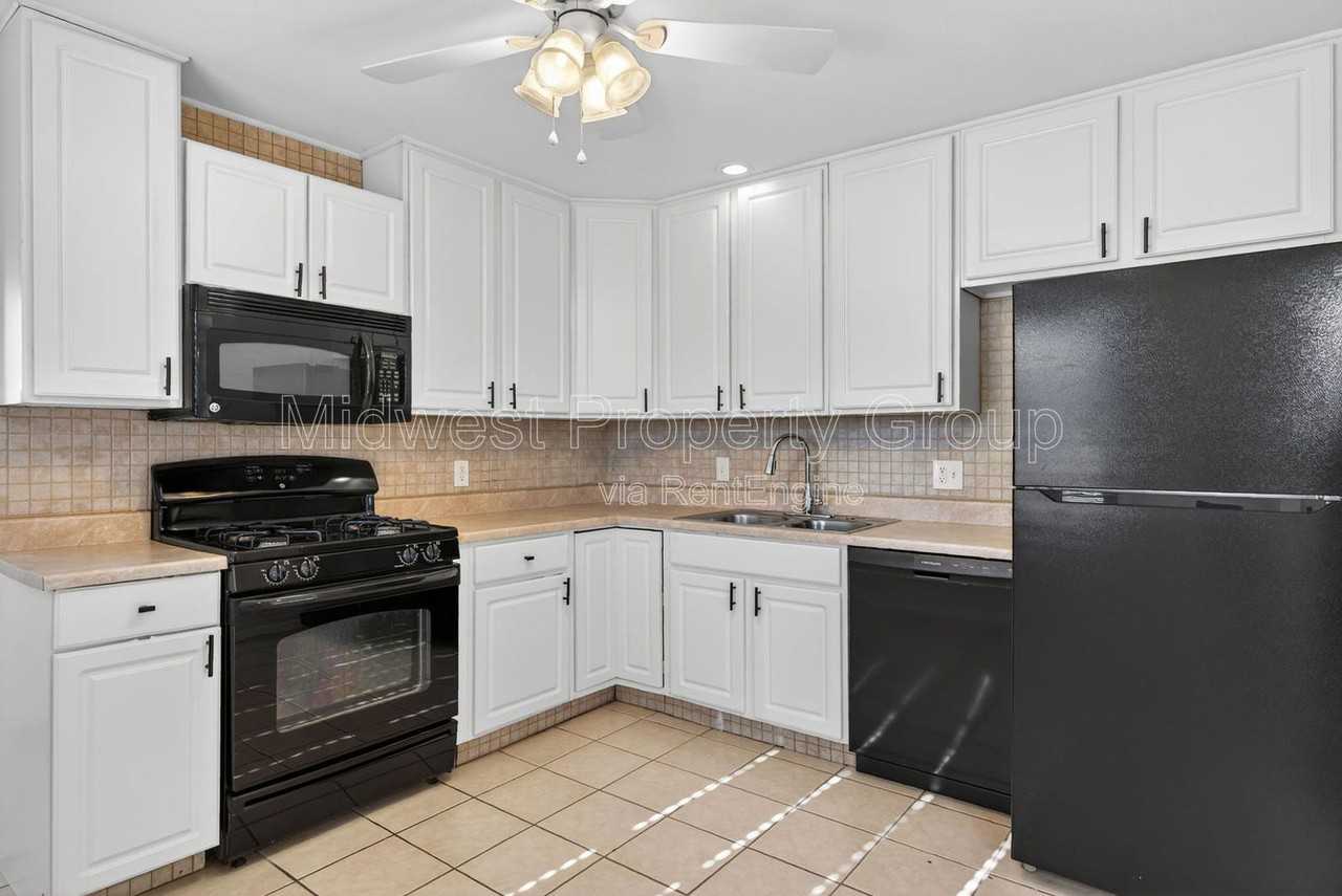 36 Jamestown Dr