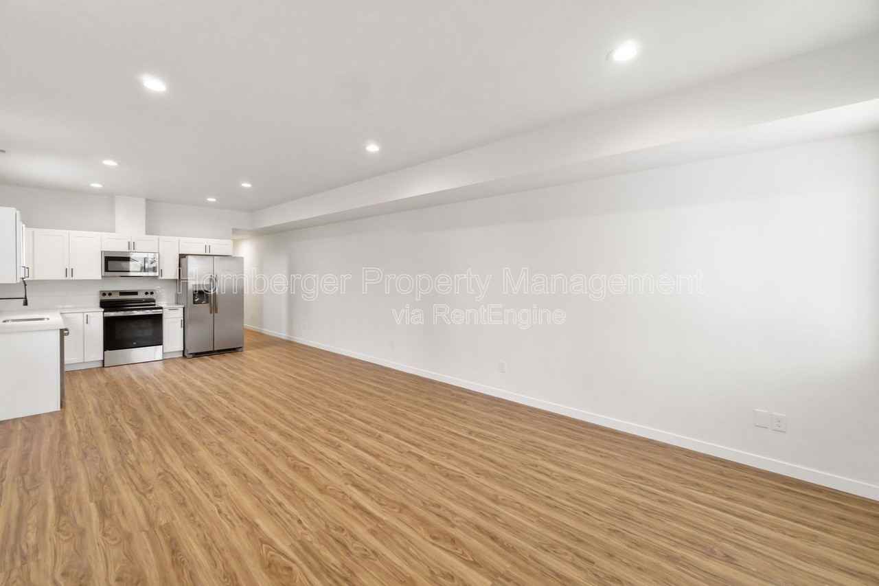 2715 E Columbia Ave #2715 - Photo 4 of 20