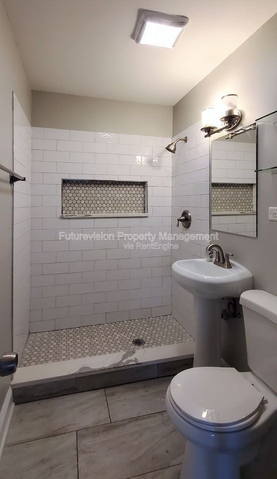 923 Jasper St - Photo 5 of 9