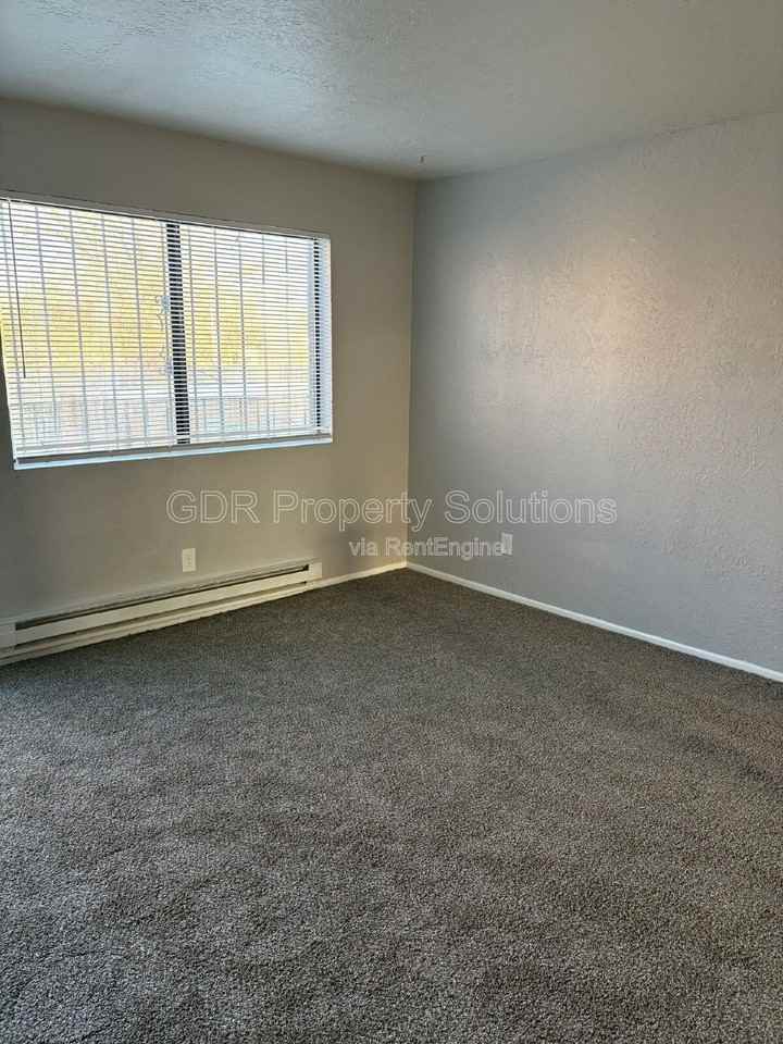 1100 Coal Ave Sw #8 - Photo 4 of 11