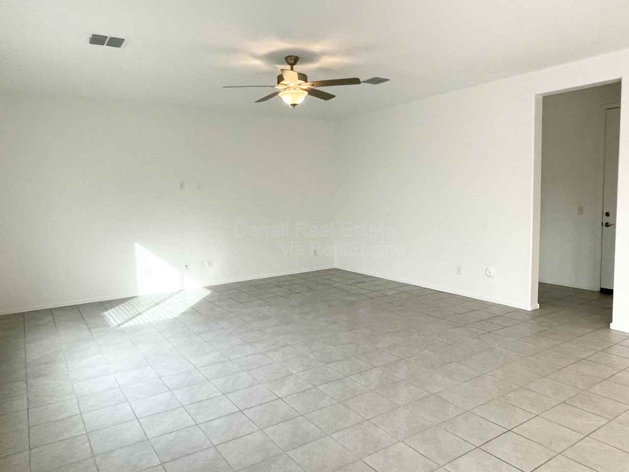 15683 W Morning Glory St - Photo 5 of 33