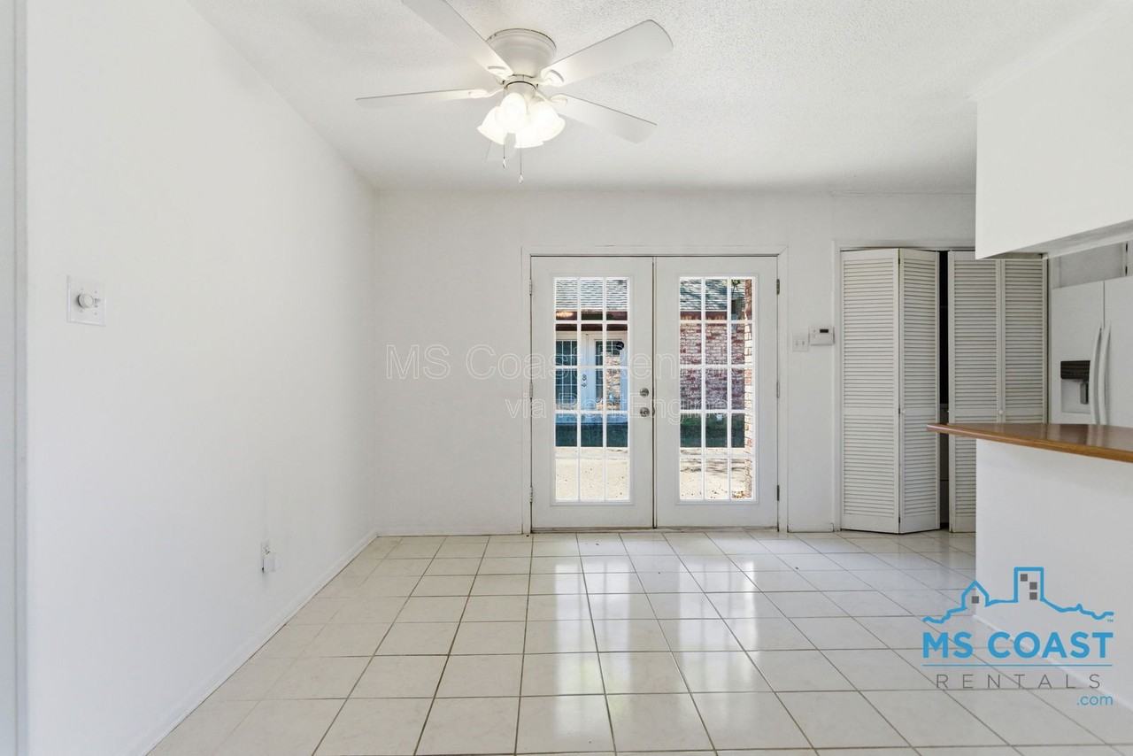 167 Daisy St - Photo 5 of 17