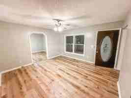 featured image of 811 Castleview Cir