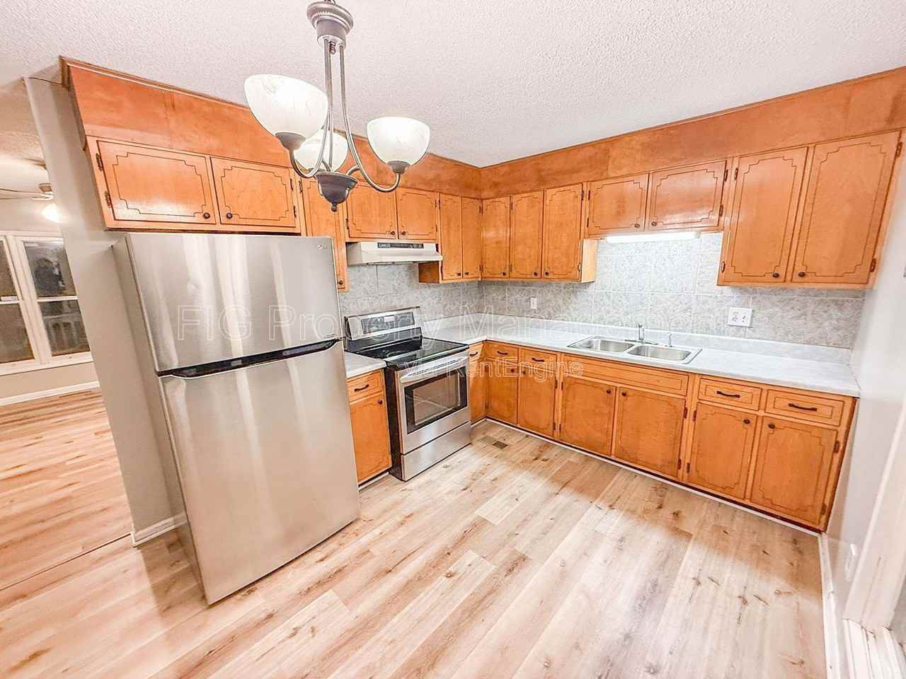 811 Castleview Cir - Photo 6 of 18