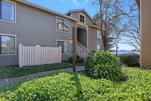 featured image of 152 Lakeshore Ct #1