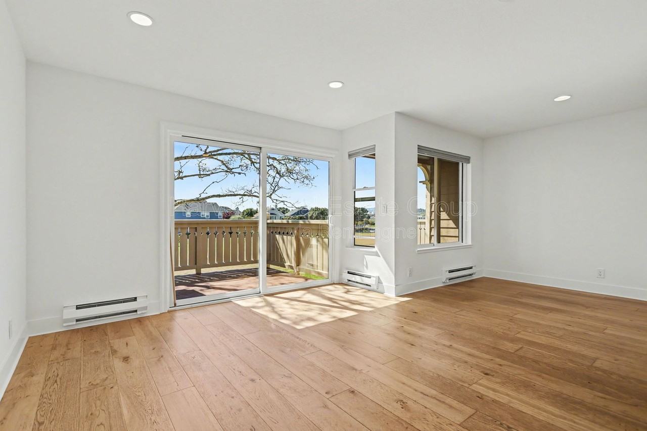 198 Lakeshore Ct #1 - Photo 5 of 17