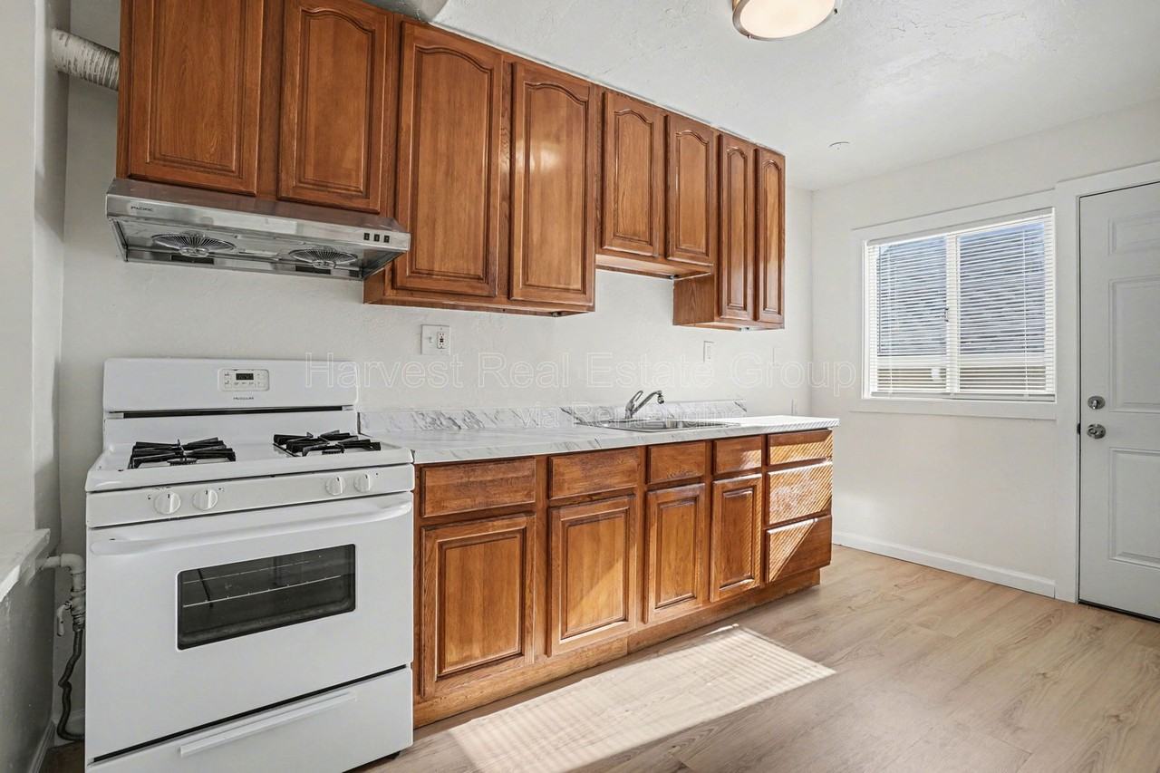 3953 Angelo Ave - Photo 7 of 12