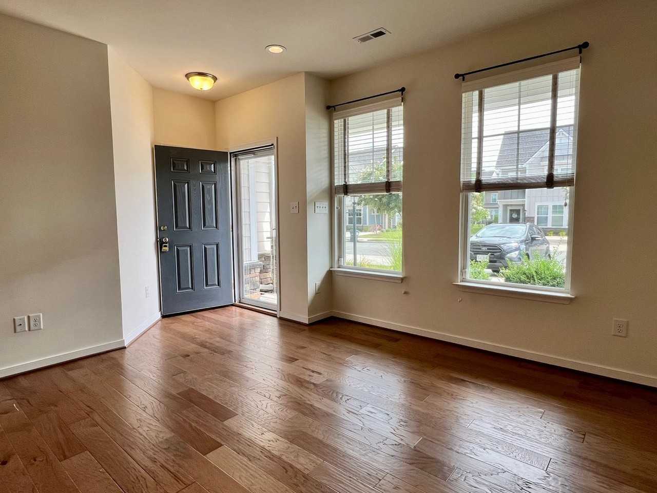 17617 Memorial Tournament Dr - Photo 4 of 38