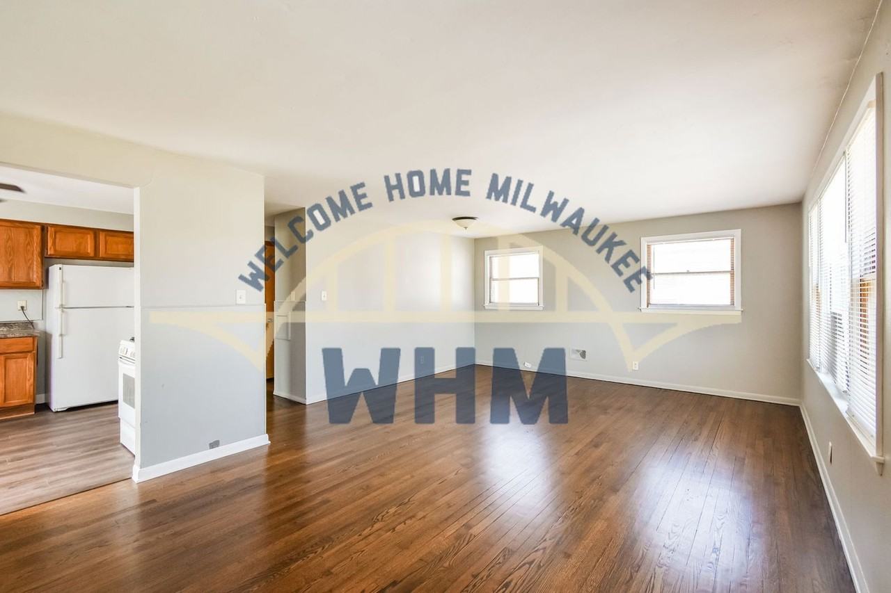 5921 N 69th St - Photo 5 of 13