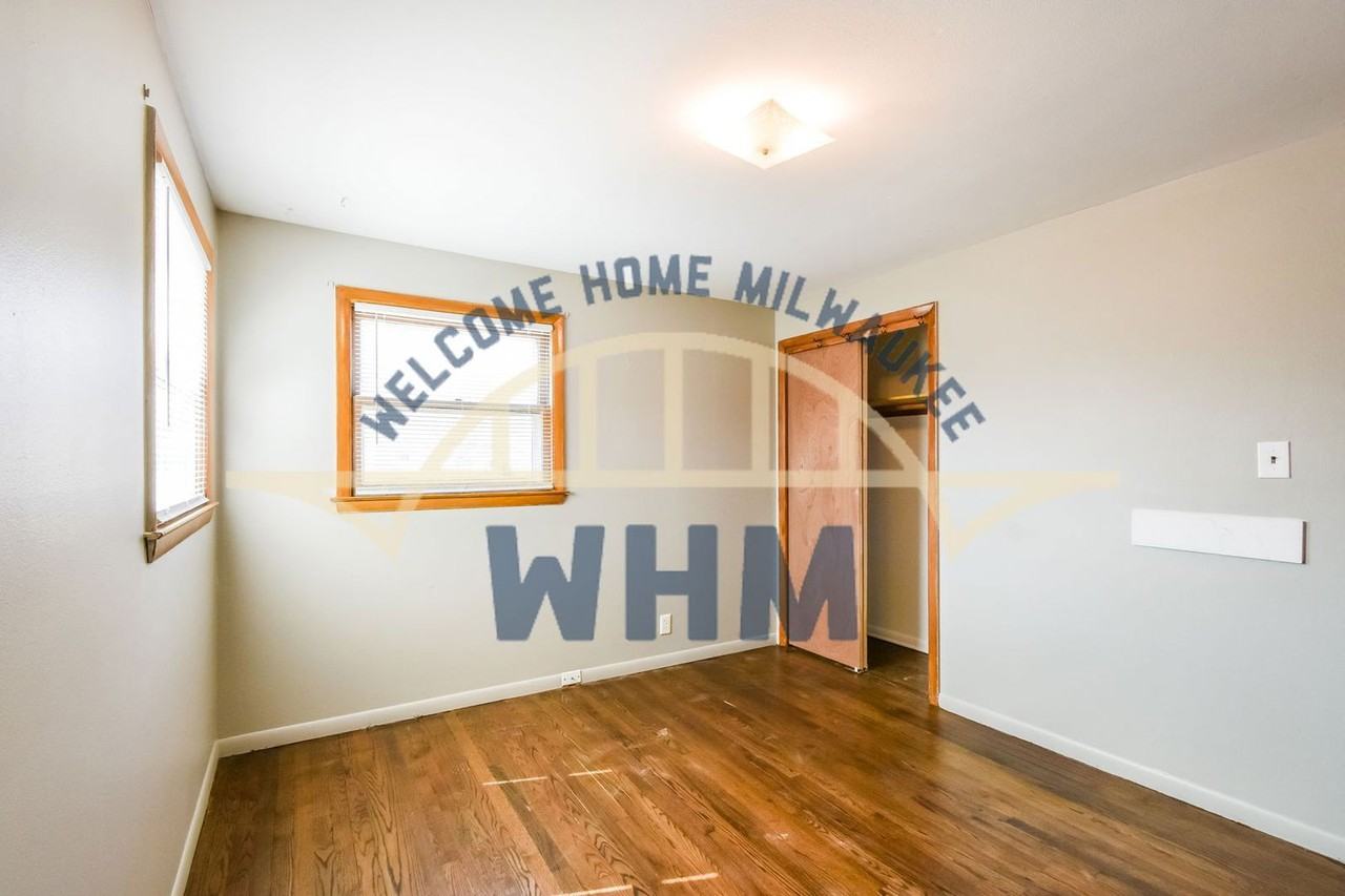 5921 N 69th St - Photo 7 of 13