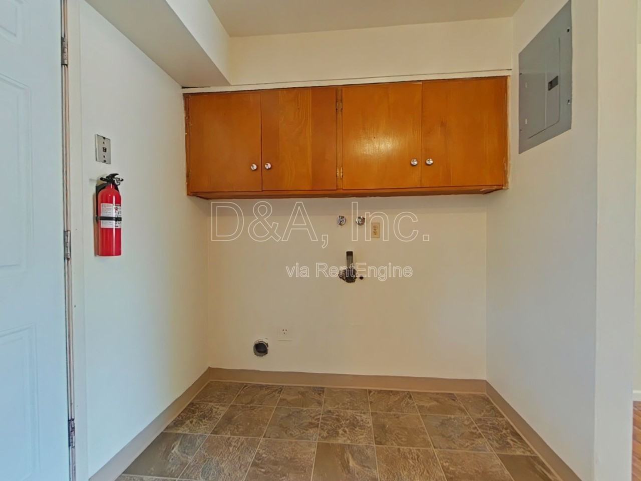 1135 Nw 25th St - Photo 6 of 8