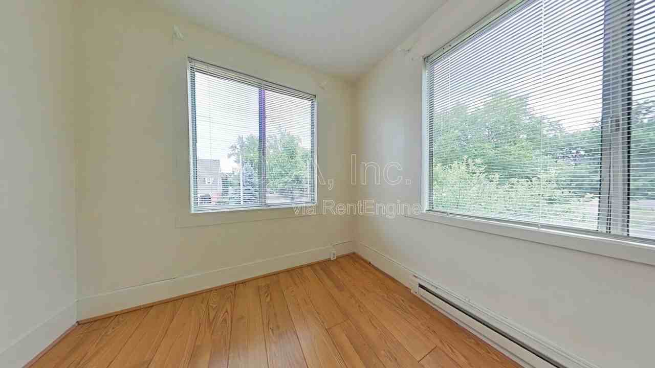 1363 Nw Monroe Ave #3 - Photo 5 of 9