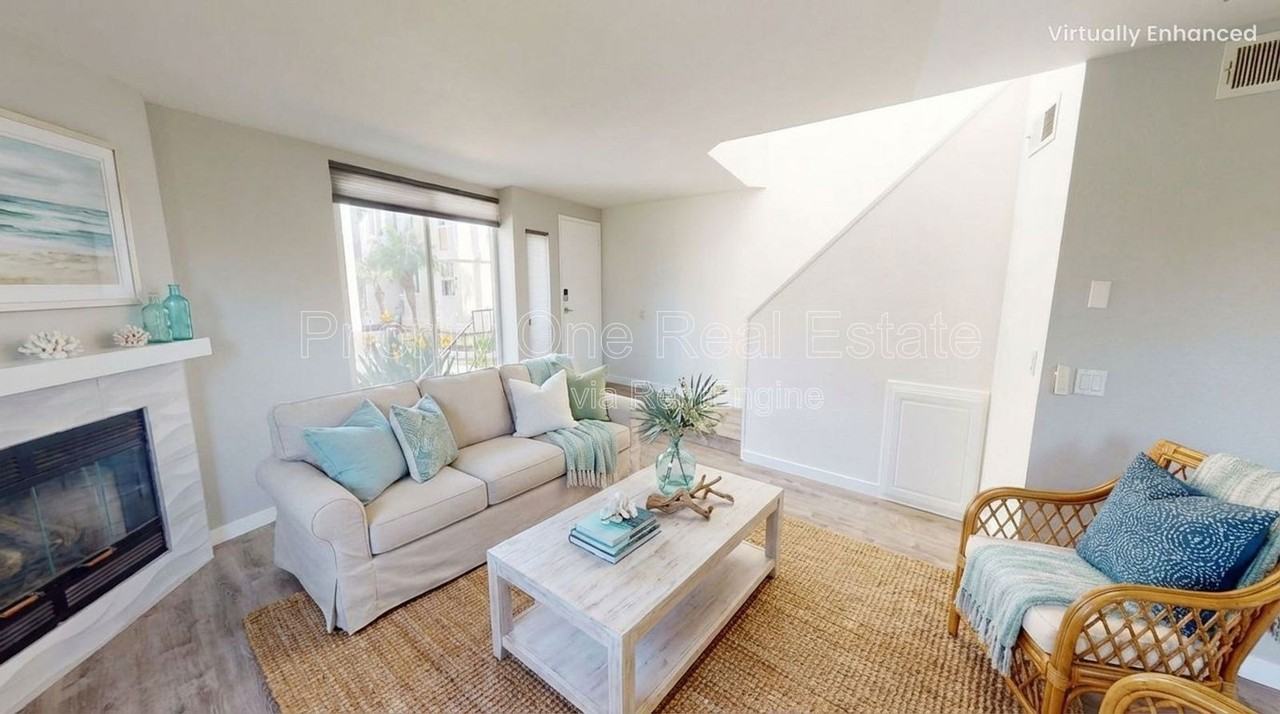 4070 Riviera Dr #8 - Photo 4 of 22