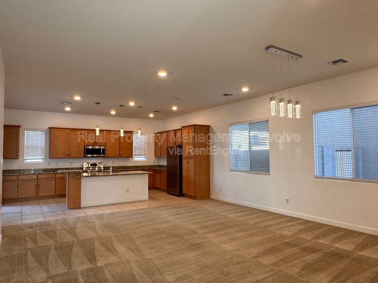 15811 N 74th Ln - Photo 3 of 27