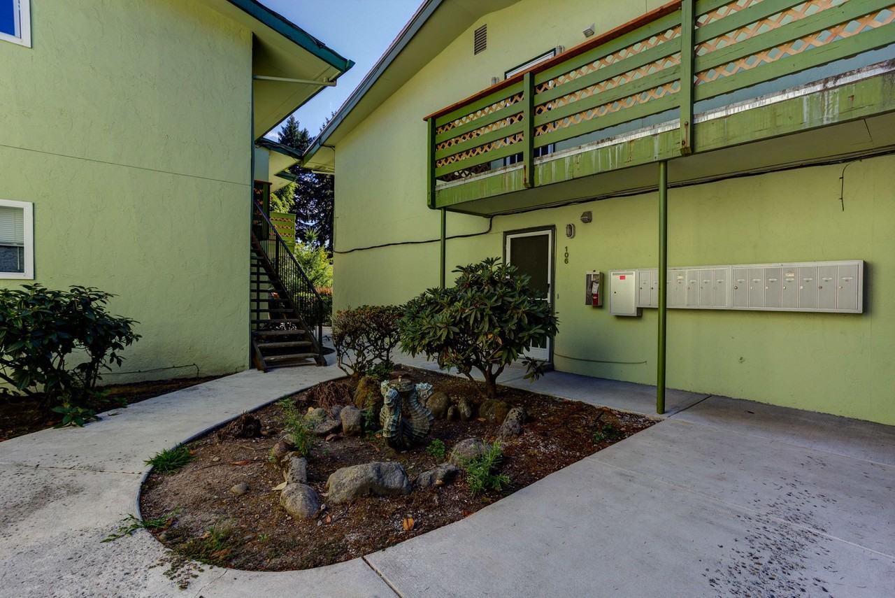 Sierra Terrace - Photo 5 of 33
