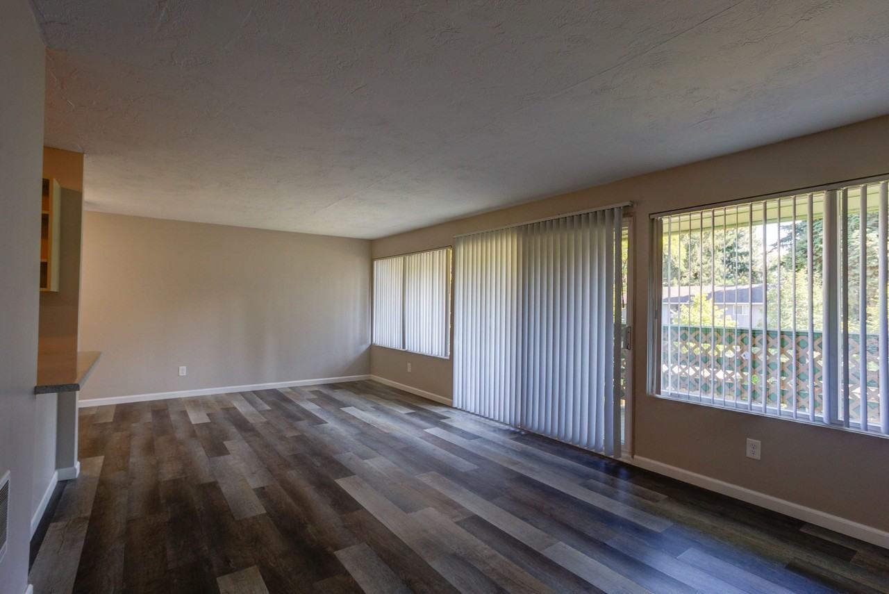 Sierra Terrace - Photo 6 of 33