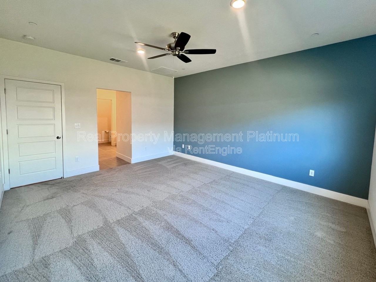 2321 S Purdue Ave - Photo 4 of 23