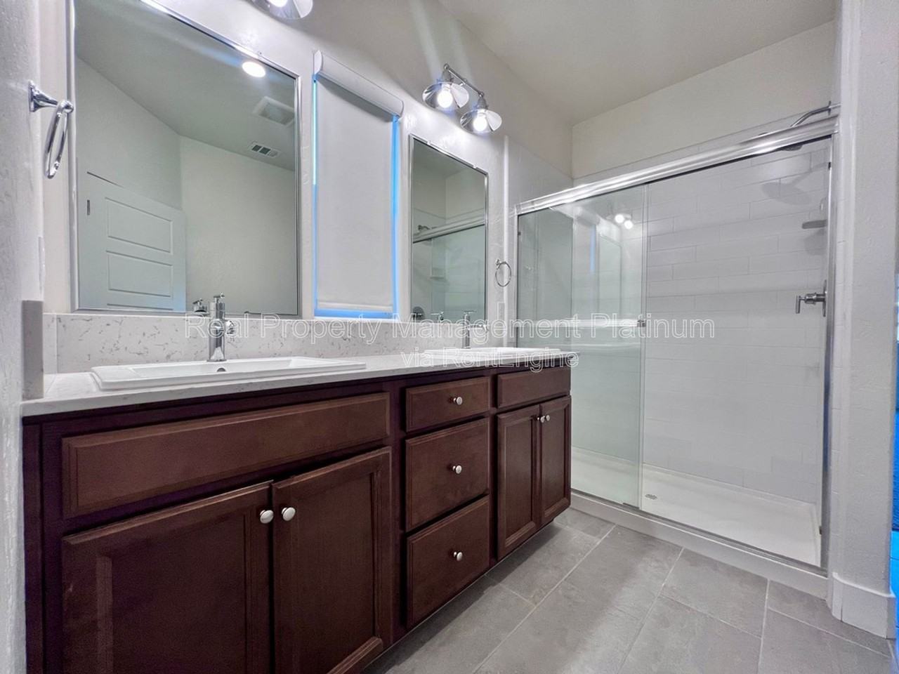 2321 S Purdue Ave - Photo 5 of 23