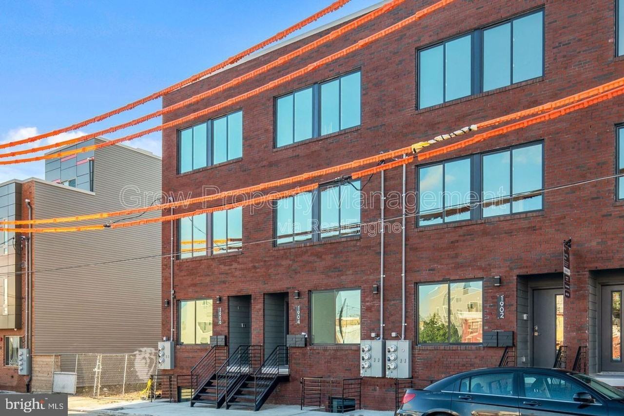 1904 E York St #1stFL - Photo 2 of 41