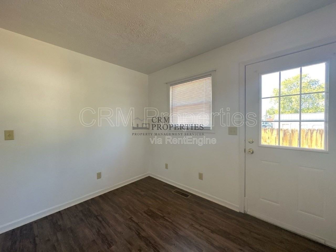 722 S Lindsay St - Photo 7 of 20