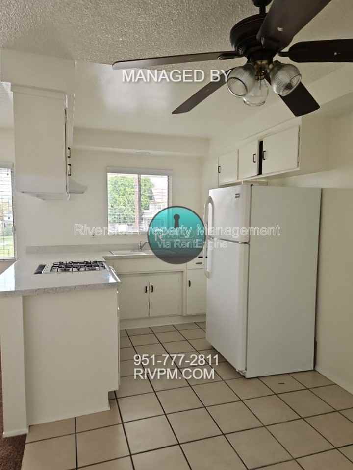 3682 15th St - Photo 5 of 10