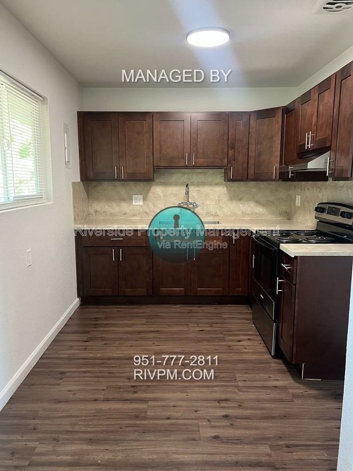 1881 Loma Vista St #11 - Photo 5 of 7