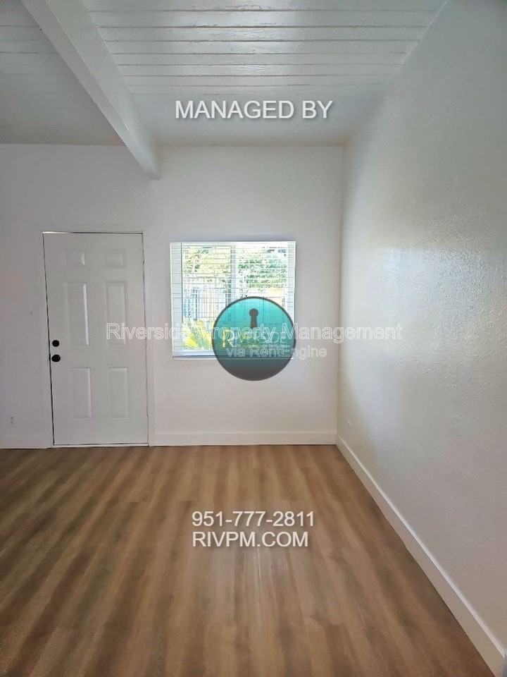 3581 Chicago Ave #E - Photo 4 of 14