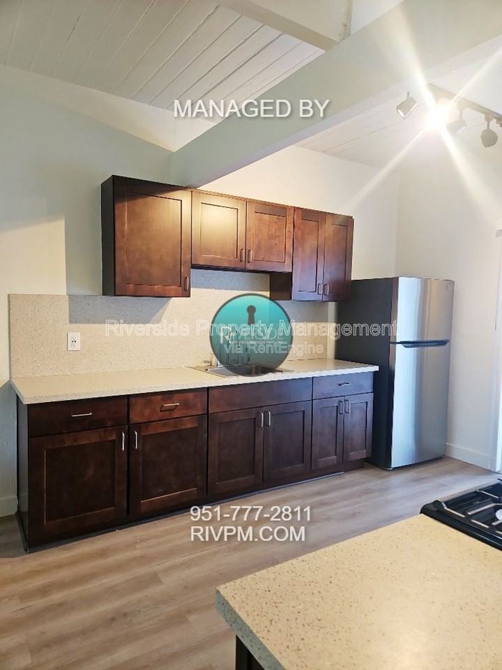 3581 Chicago Ave #E - Photo 7 of 14