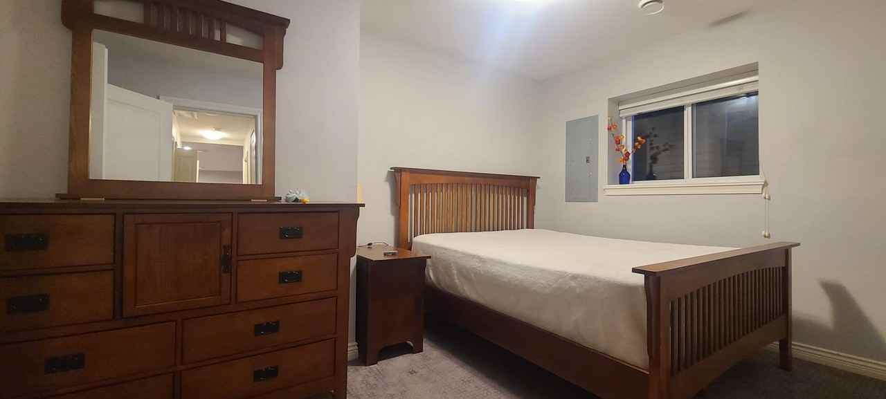 3435 148 Street - Photo 6 of 8