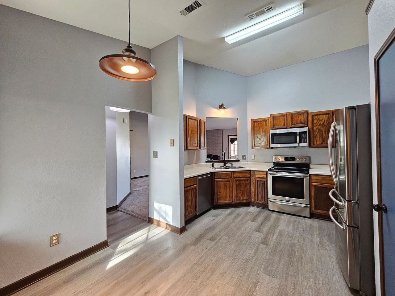 2209 Pixton Dr - Photo 4 of 24