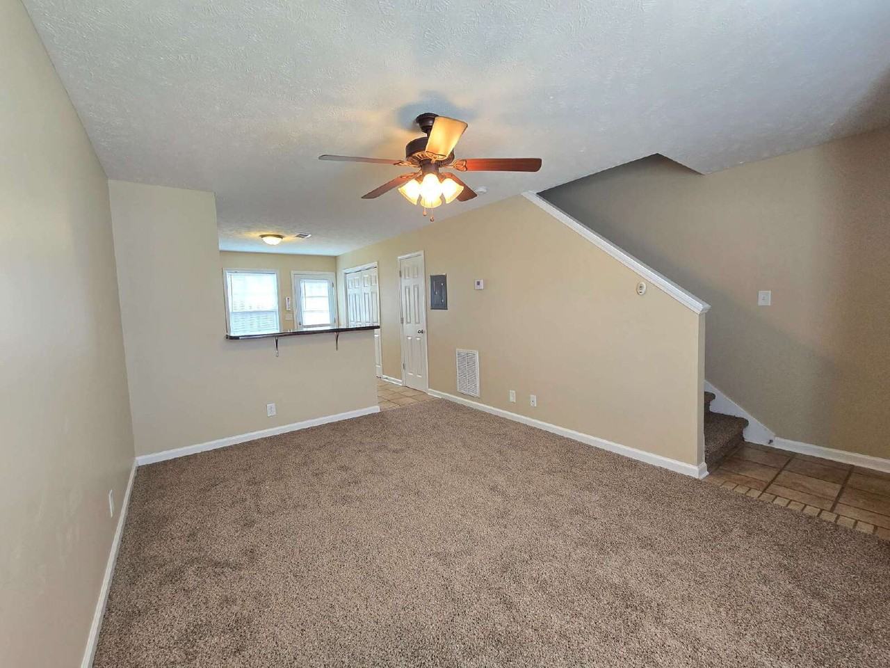 808 Oak Arbor Ct Apt B - Photo 3 of 15