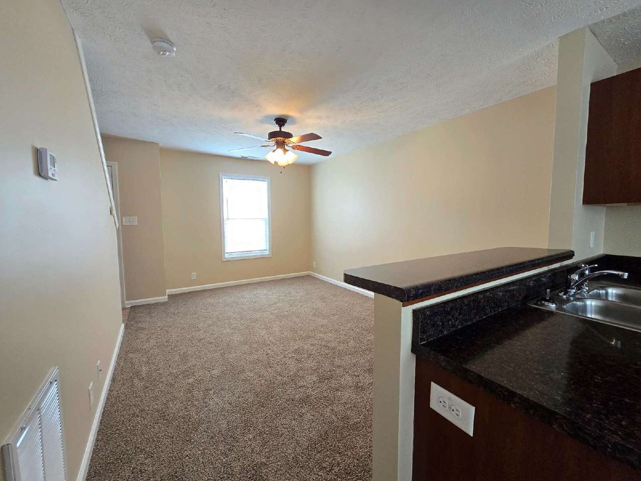 808 Oak Arbor Ct Apt B - Photo 6 of 15