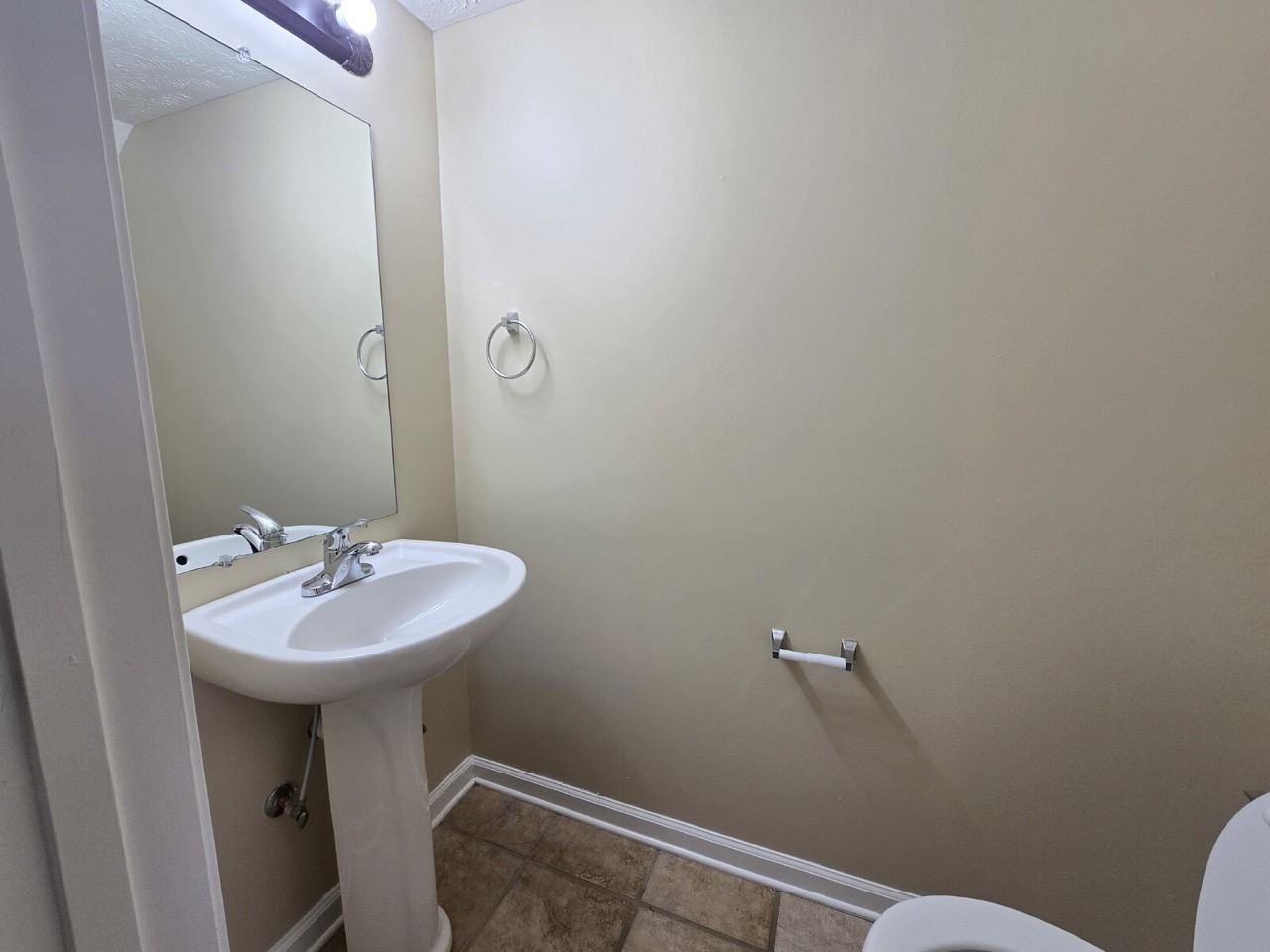 808 Oak Arbor Ct Apt B - Photo 7 of 15