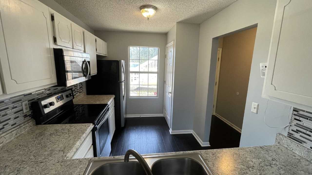 121 Magnolia Plantation Ct - Photo 5 of 15