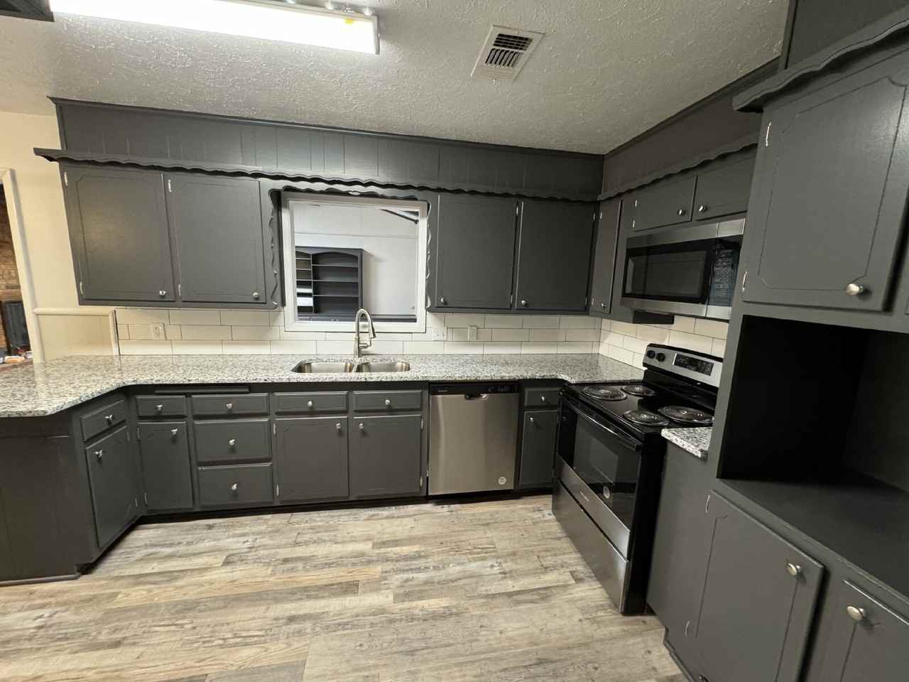 3006 59th St - Photo 4 of 11