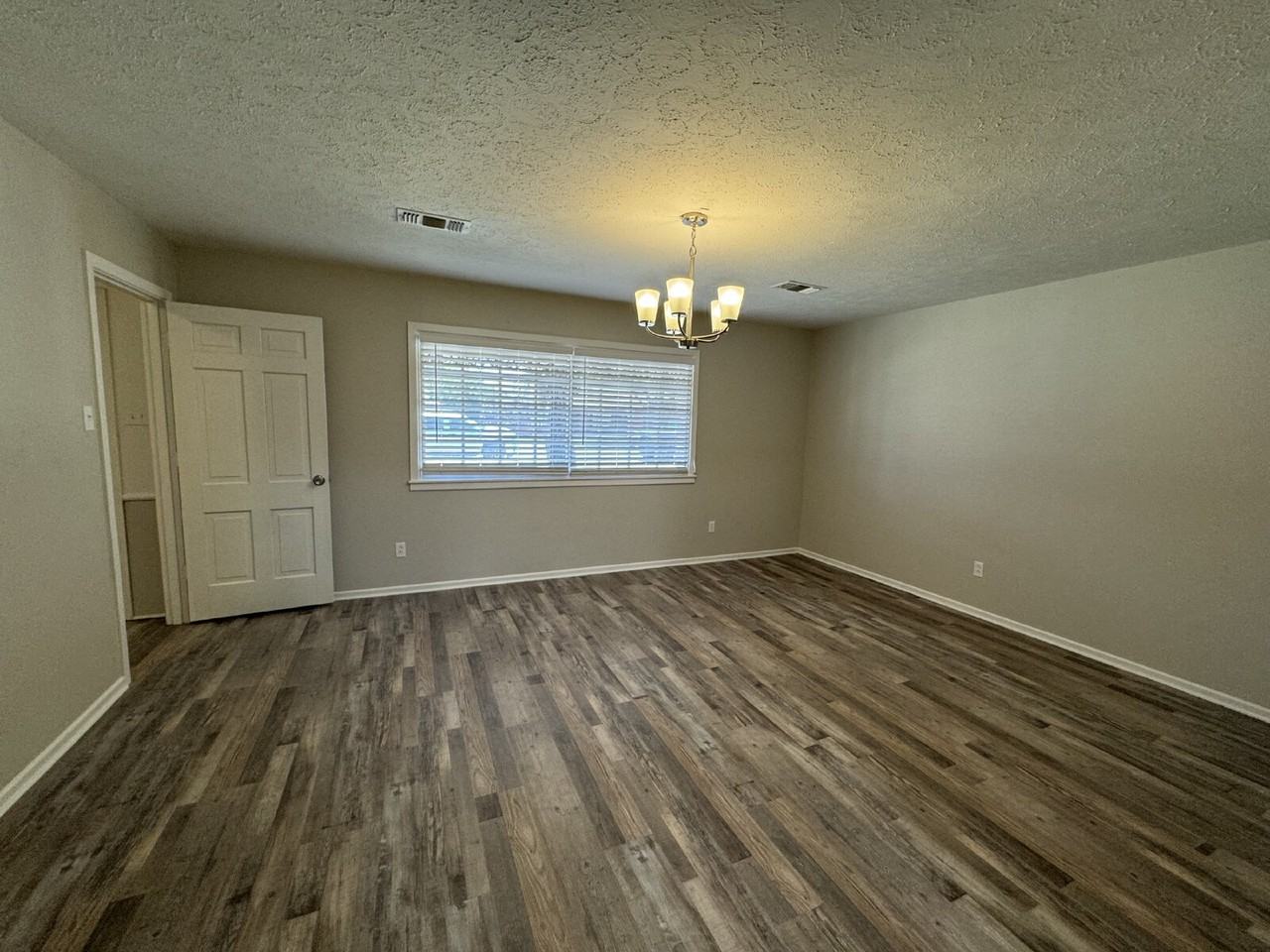 3006 59th St - Photo 6 of 11