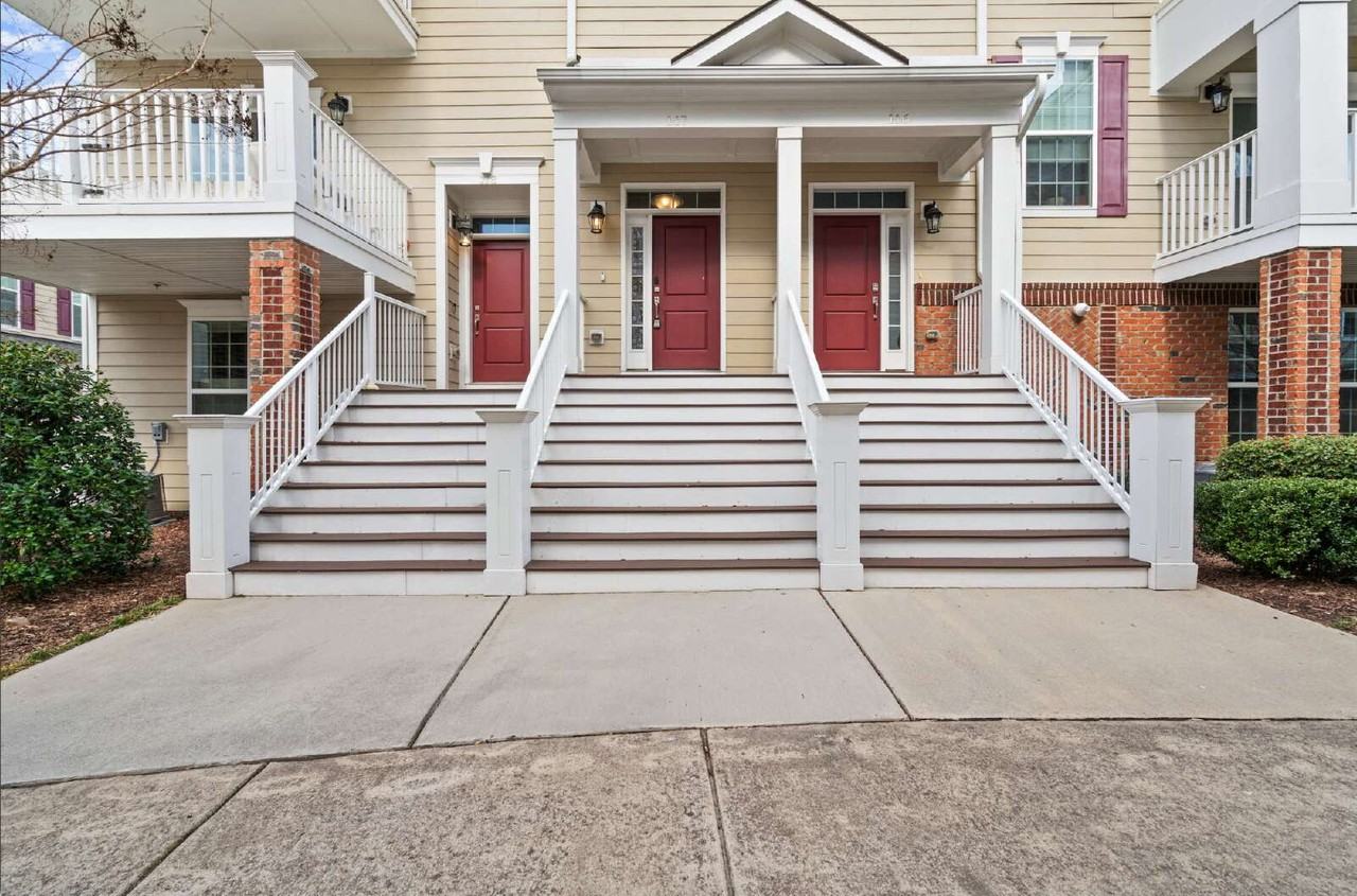 10310 Sablewood Dr #117 - Photo 3 of 41