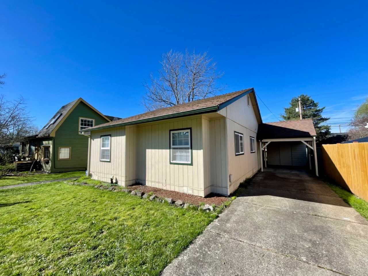 2656 Alder St - Photo 3 of 15