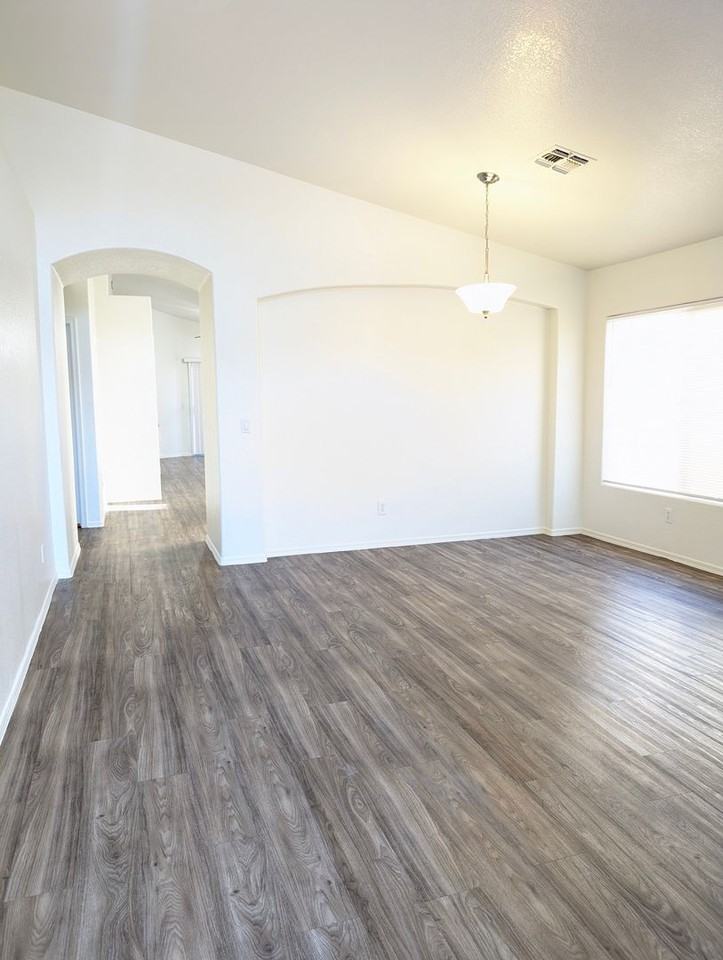 3860 E Longhorn Dr - Photo 2 of 42