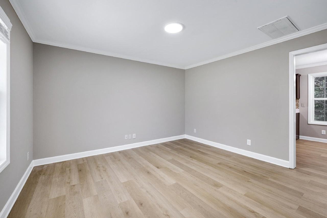 520 Wyndham Dr - Photo 5 of 38