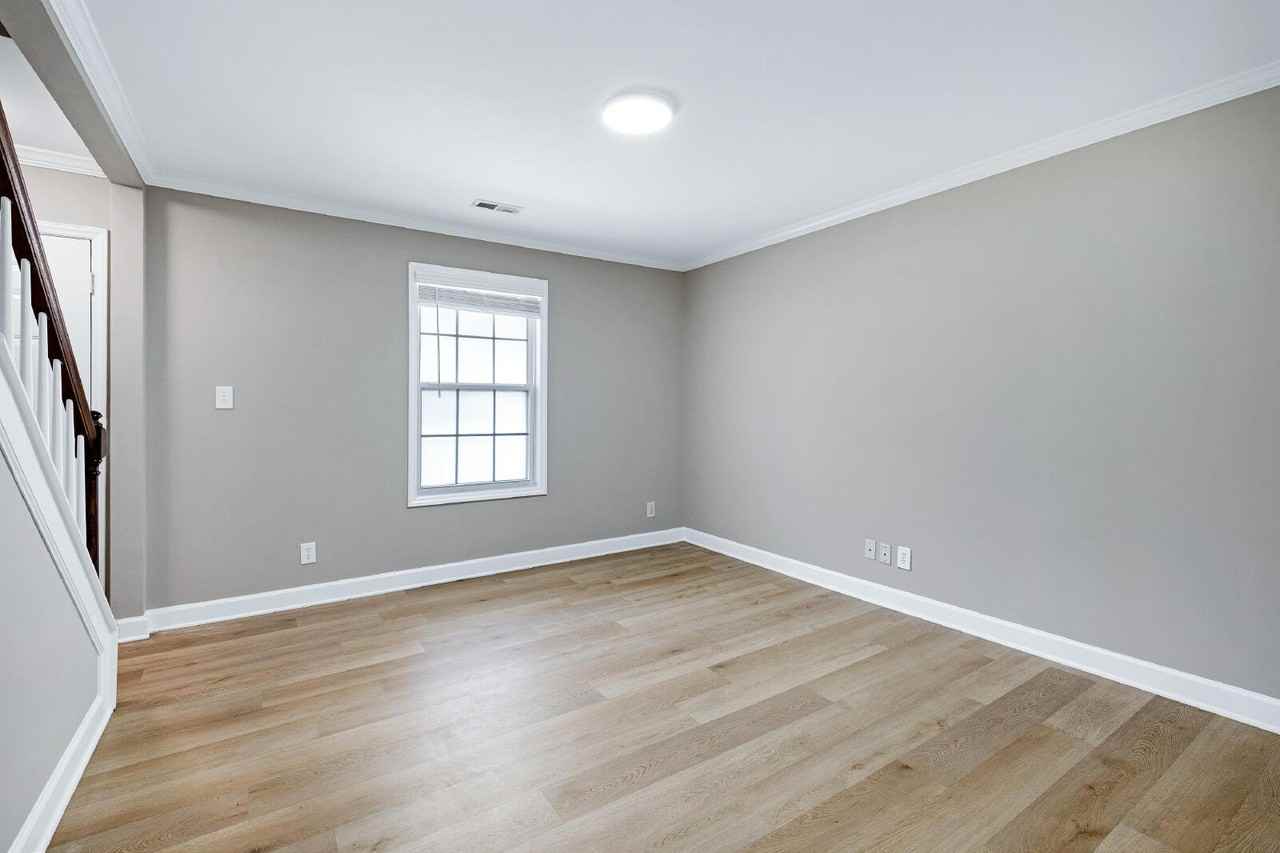 520 Wyndham Dr - Photo 6 of 38