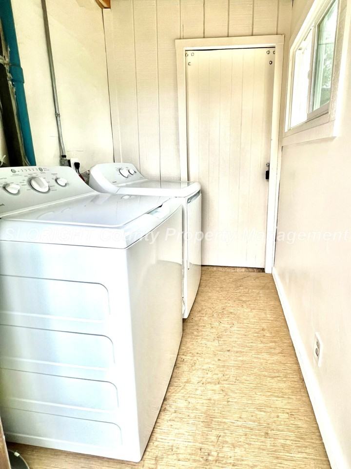 1243A Bond St - Photo 6 of 9