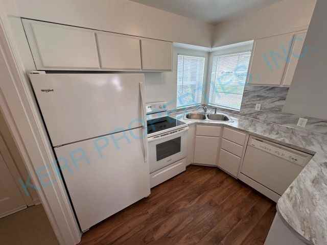 8055 Se Market St - Photo 5 of 14