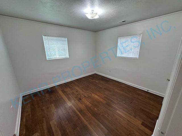 8055 Se Market St - Photo 7 of 14