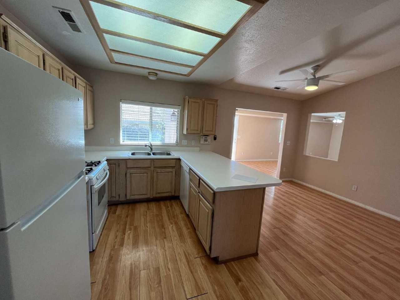 W 1140 N St - Photo 6 of 18