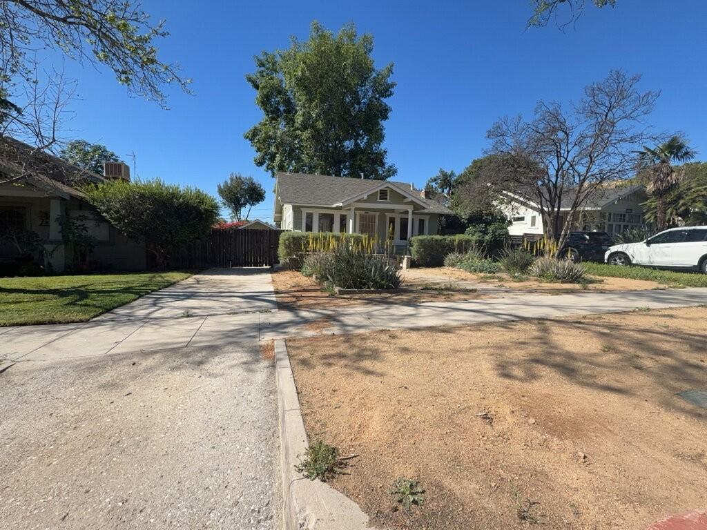 4444 9th St - Photo 2 of 10