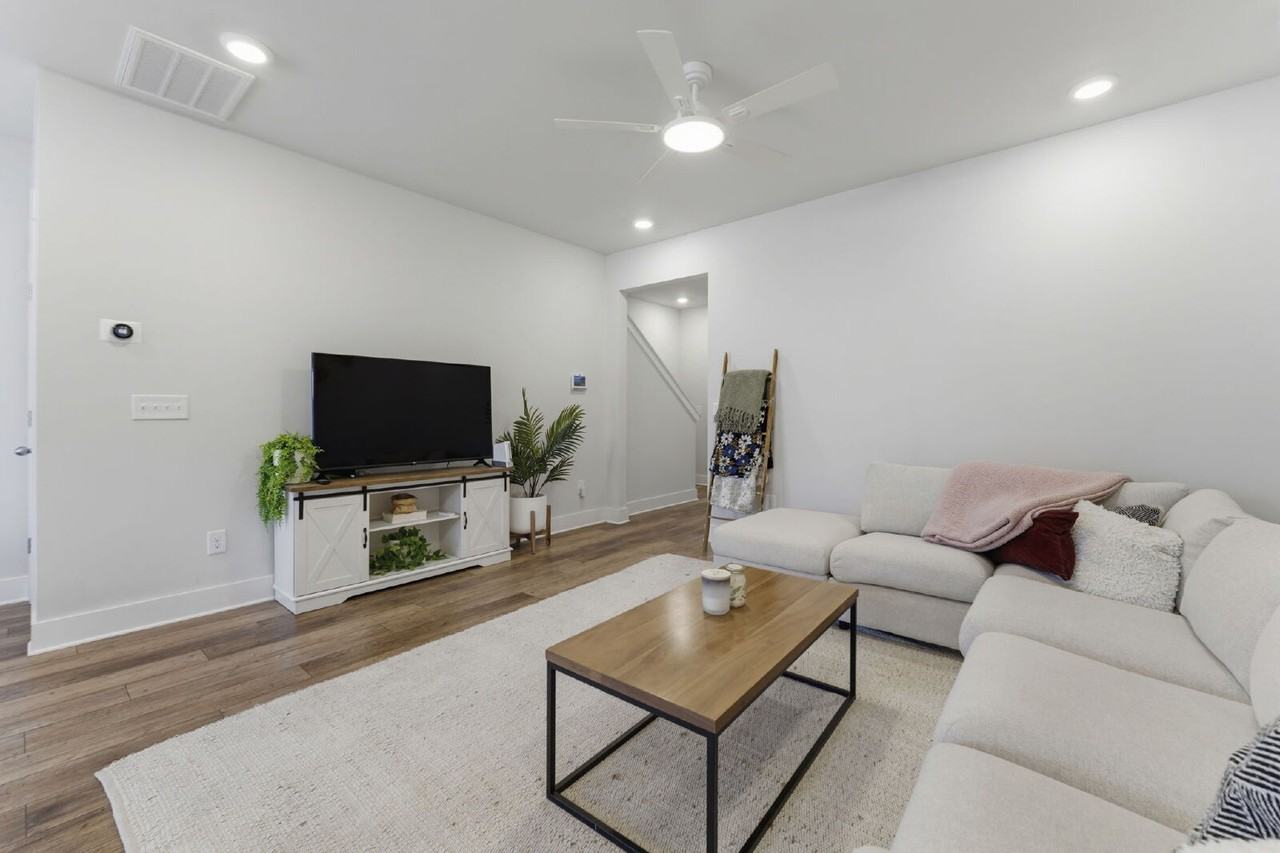 548 Mill Park Way - Photo 3 of 35