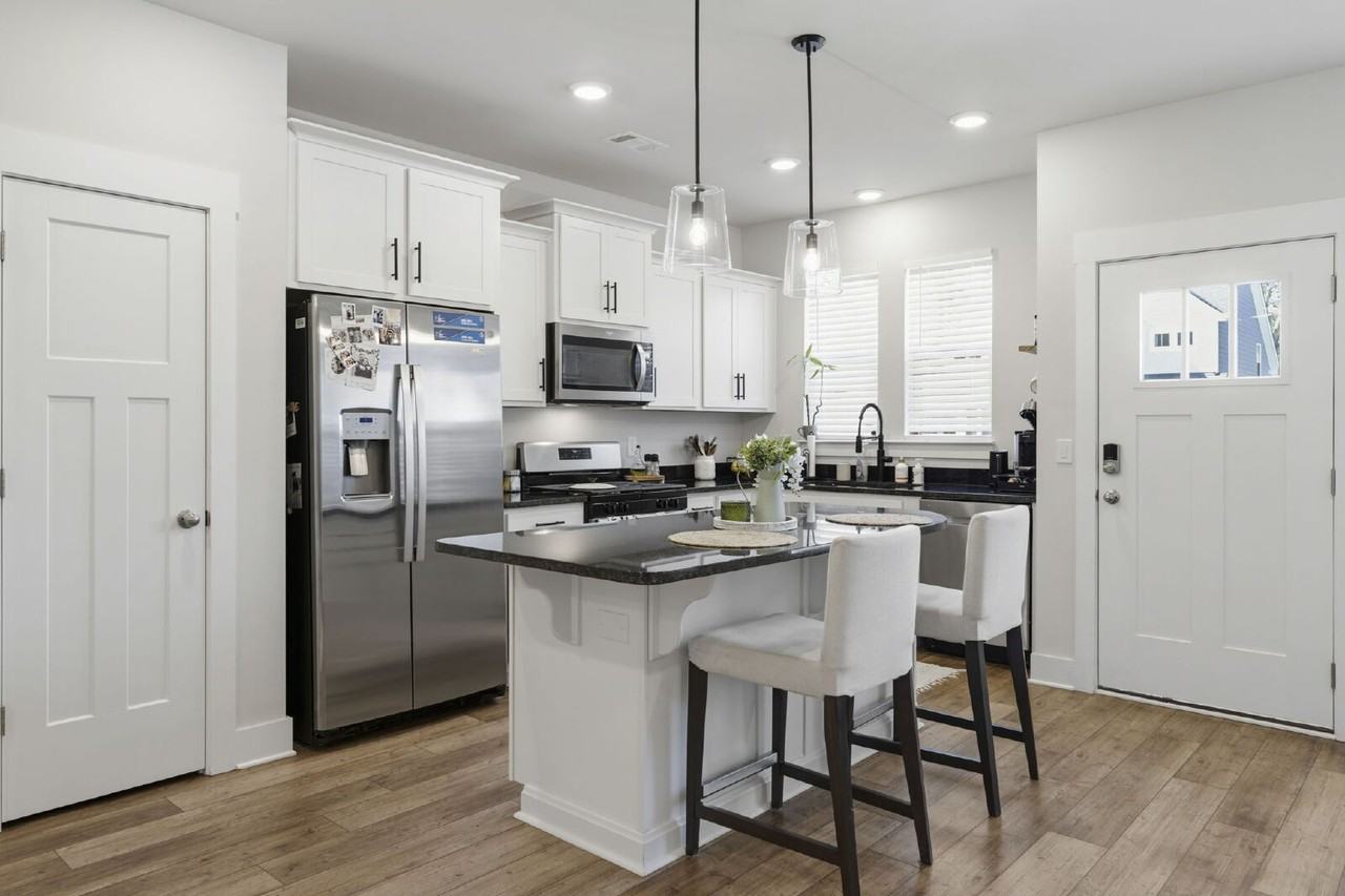 548 Mill Park Way - Photo 7 of 35